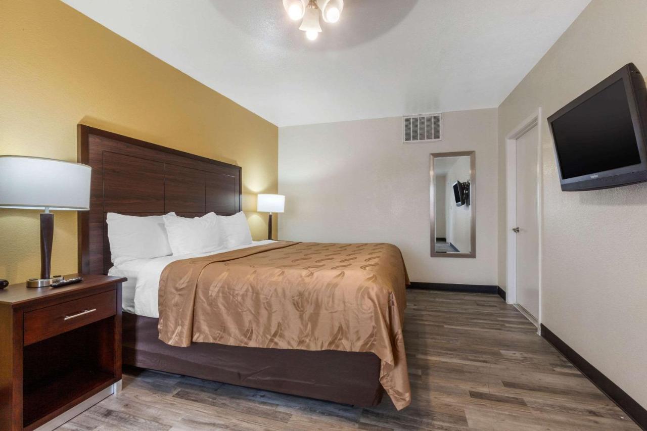 Quality Inn & Suites Near Downtown Mesa Luaran gambar