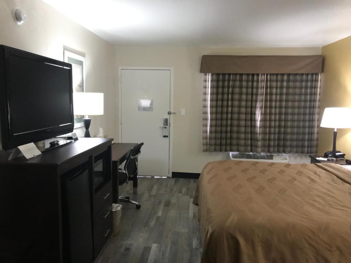 Quality Inn & Suites Near Downtown Mesa Luaran gambar