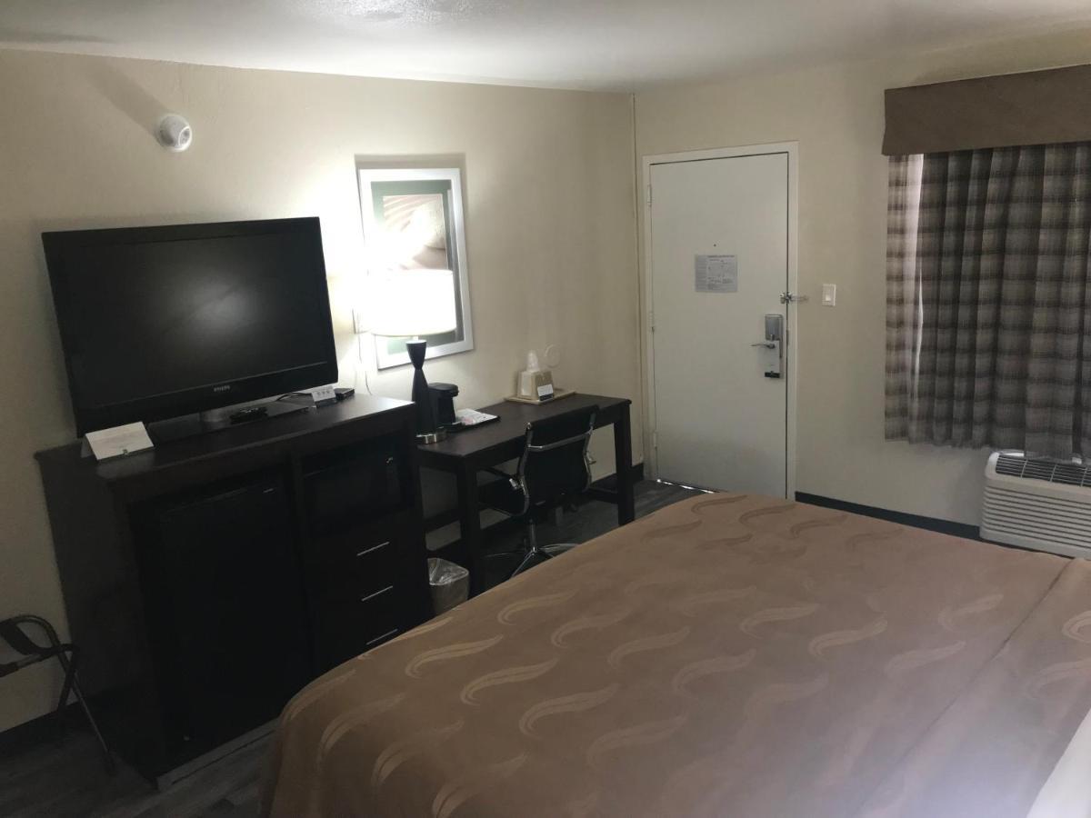 Quality Inn & Suites Near Downtown Mesa Luaran gambar