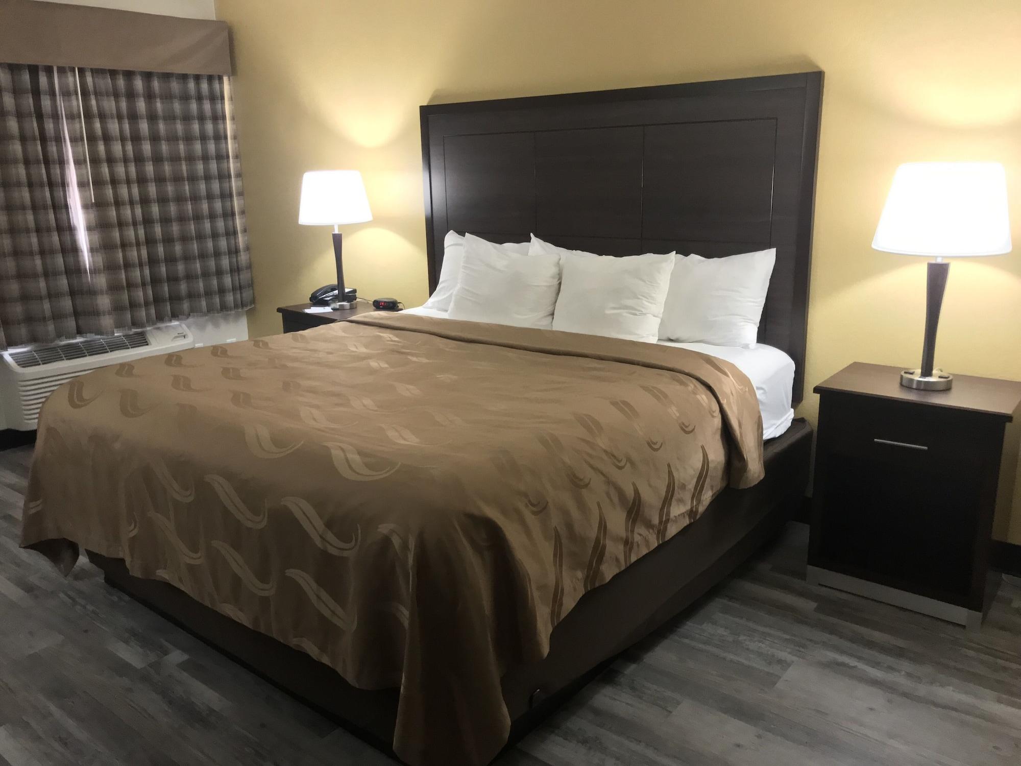 Quality Inn & Suites Near Downtown Mesa Luaran gambar