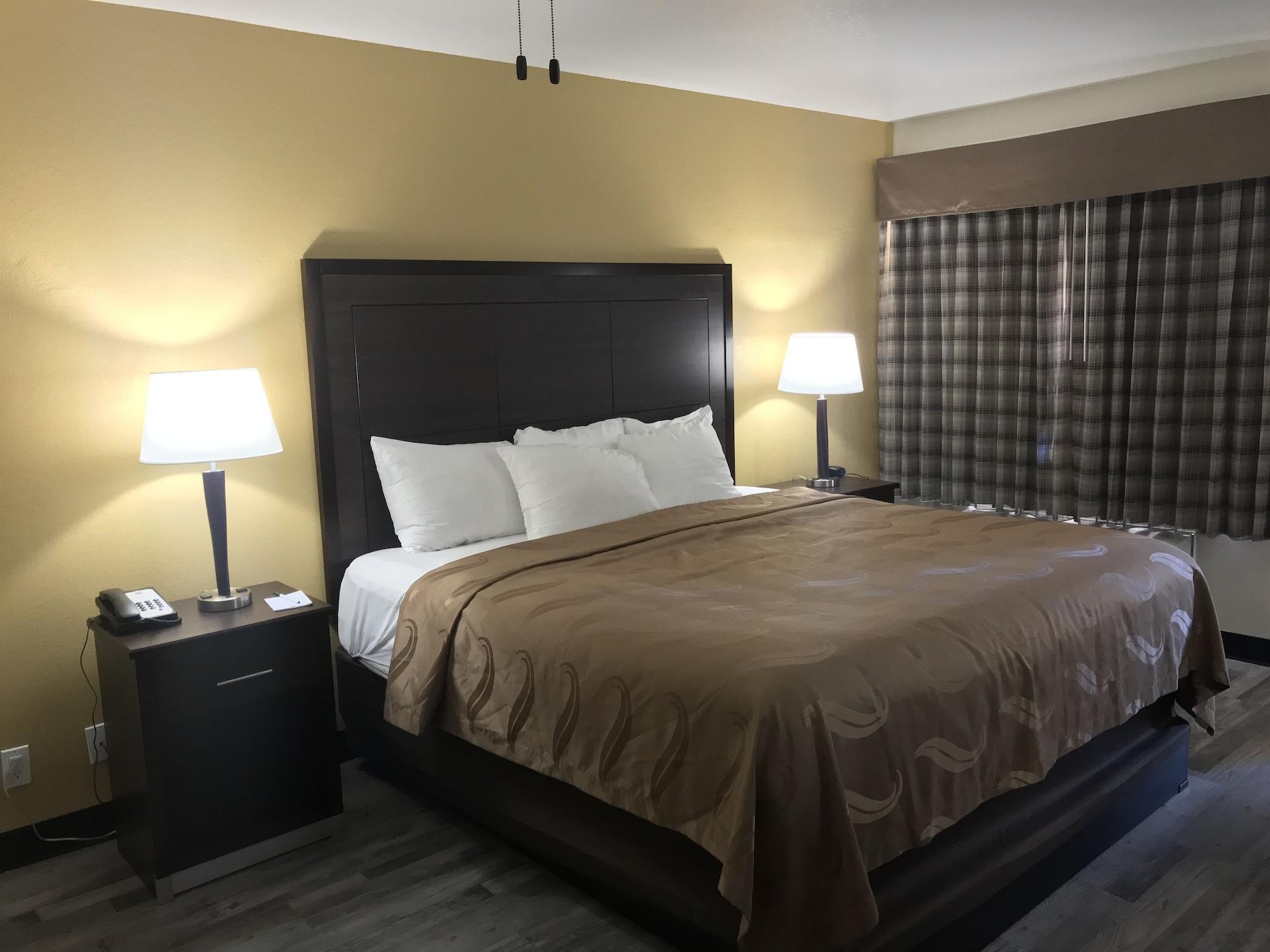 Quality Inn & Suites Near Downtown Mesa Luaran gambar