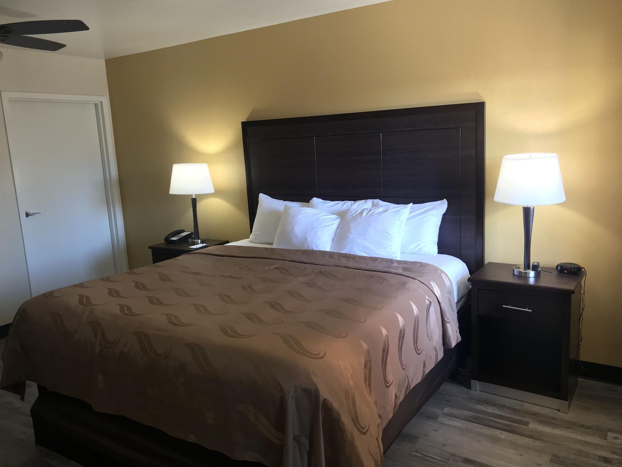 Quality Inn & Suites Near Downtown Mesa Luaran gambar