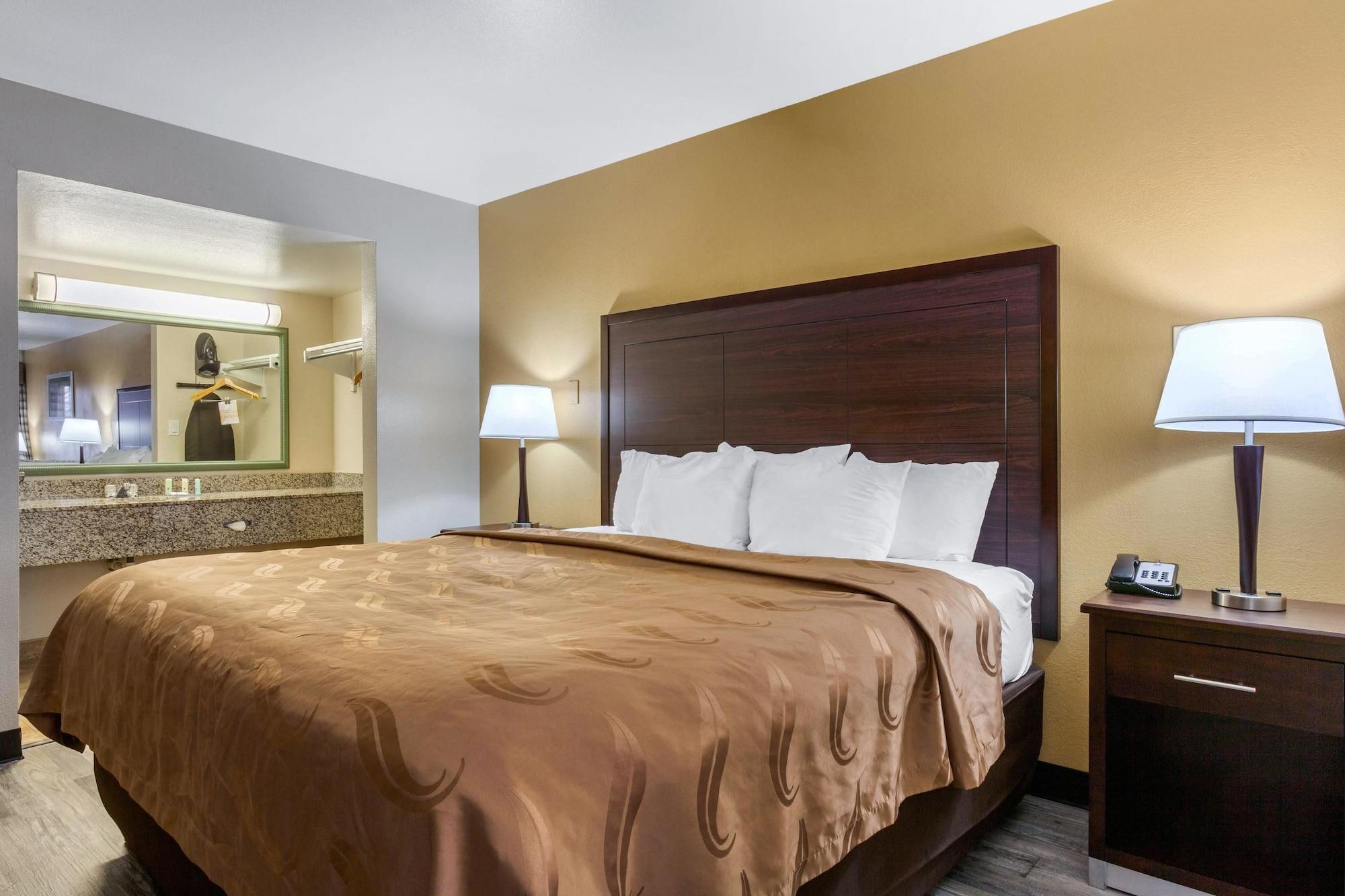 Quality Inn & Suites Near Downtown Mesa Luaran gambar
