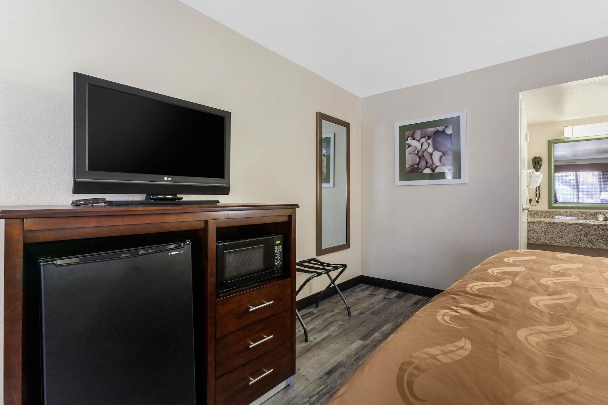 Quality Inn & Suites Near Downtown Mesa Luaran gambar