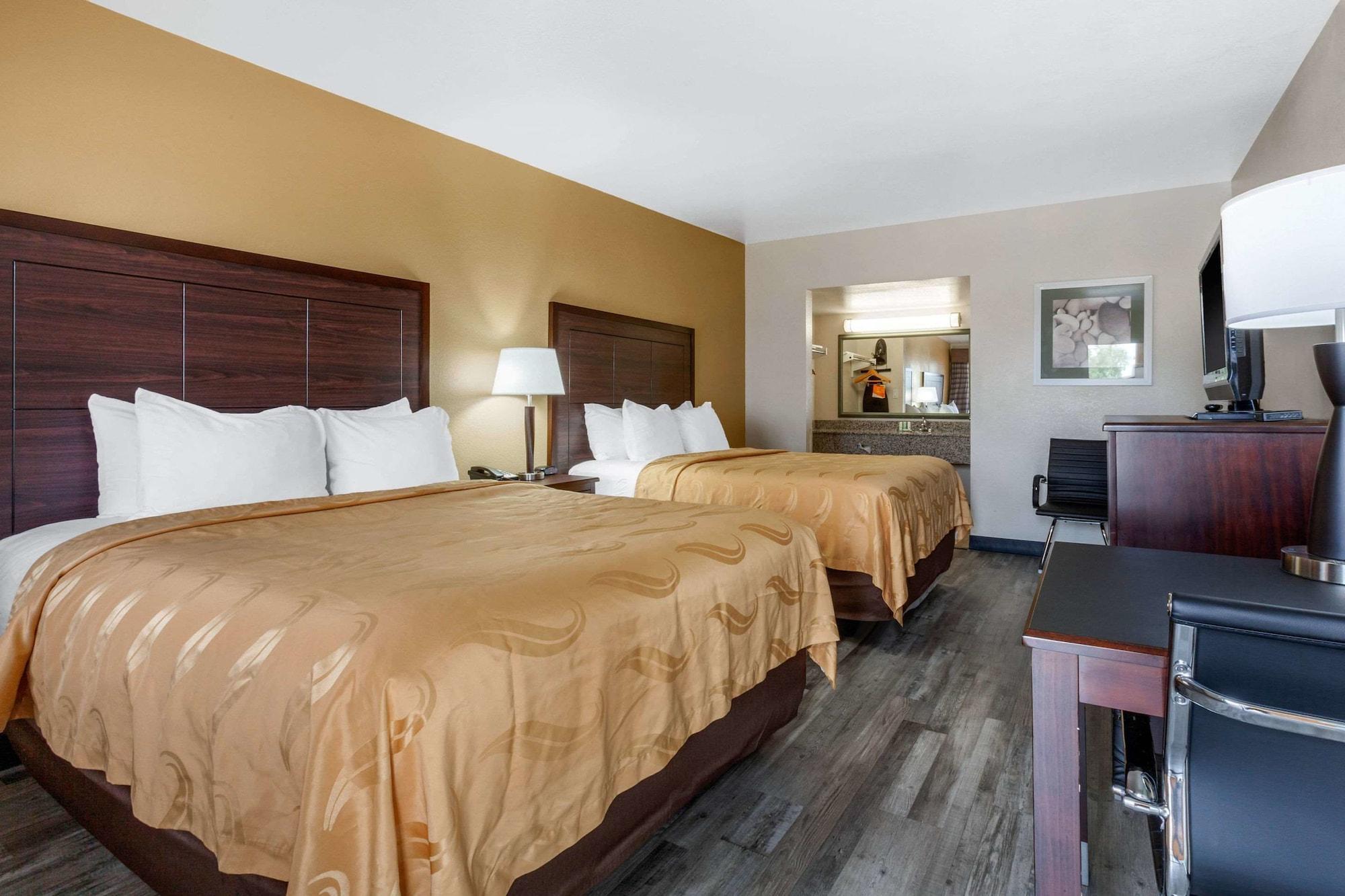 Quality Inn & Suites Near Downtown Mesa Luaran gambar