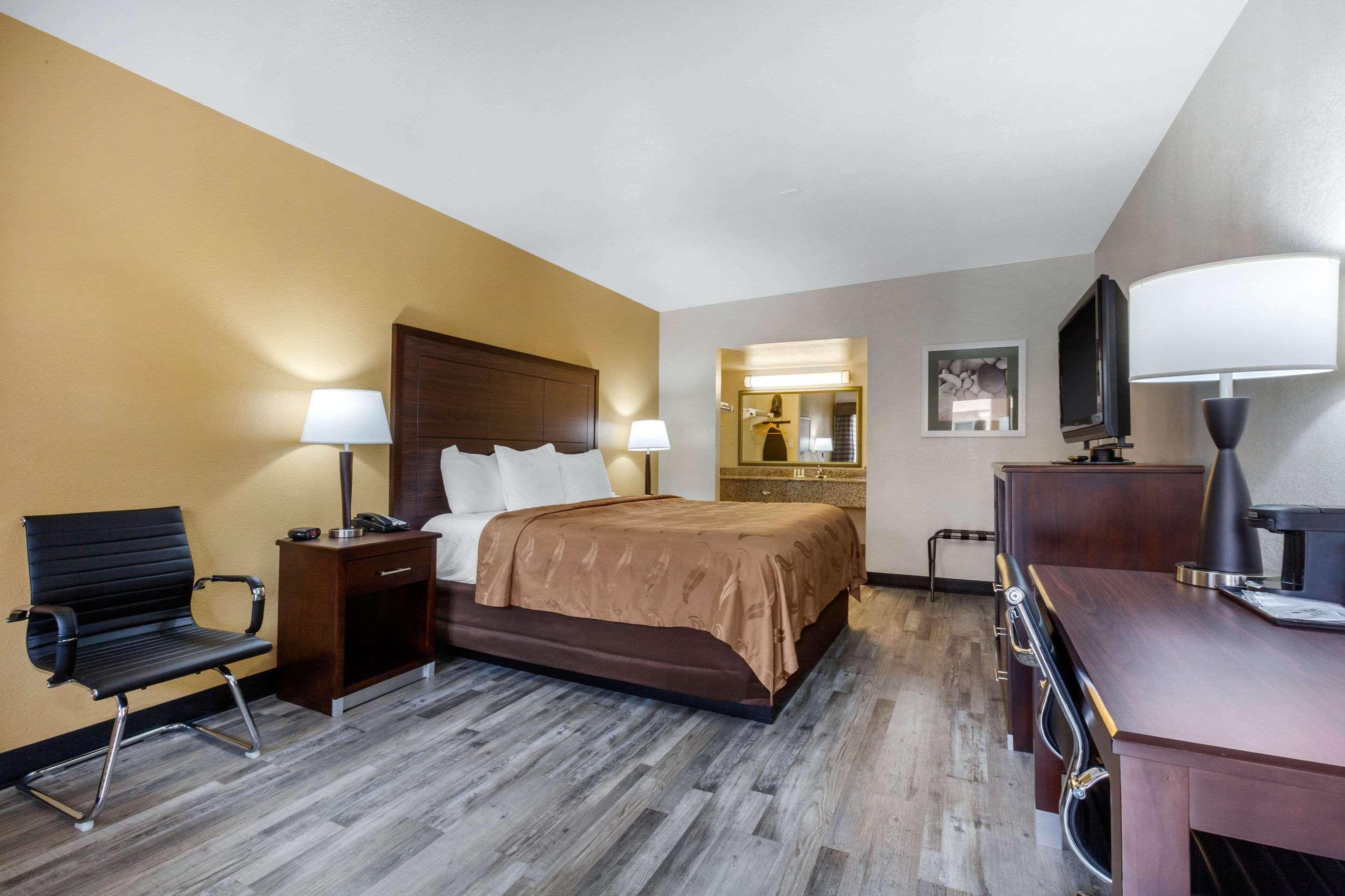 Quality Inn & Suites Near Downtown Mesa Luaran gambar