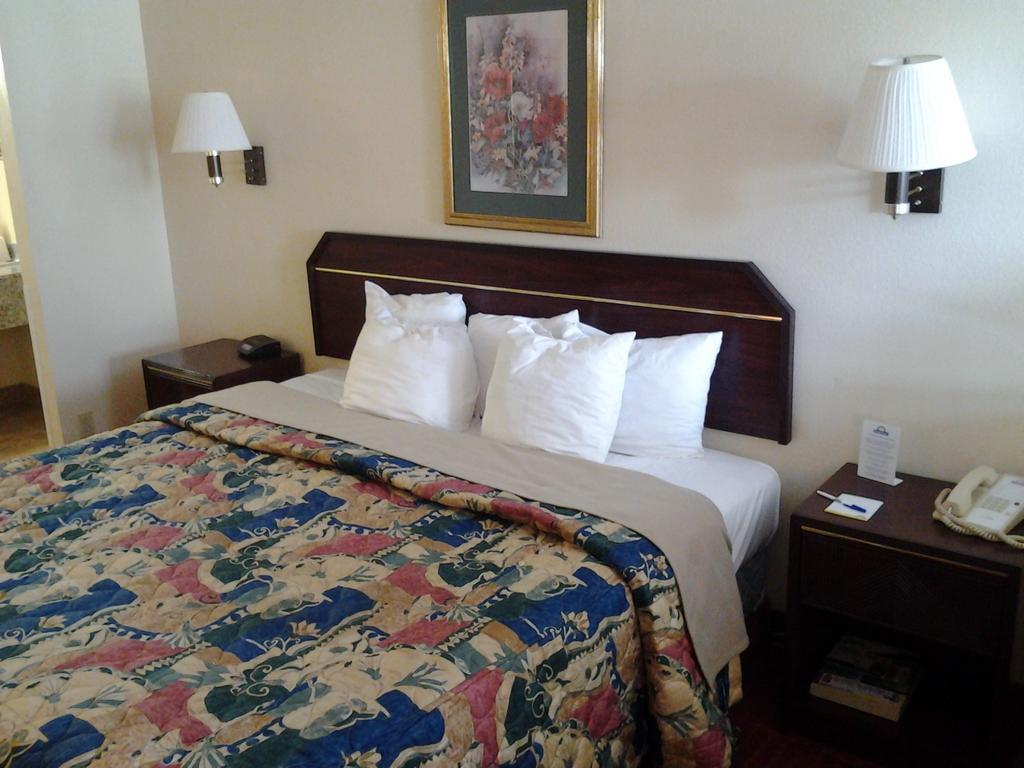 Quality Inn & Suites Near Downtown Mesa Luaran gambar