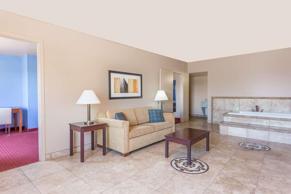 Quality Inn & Suites Near Downtown Mesa Luaran gambar
