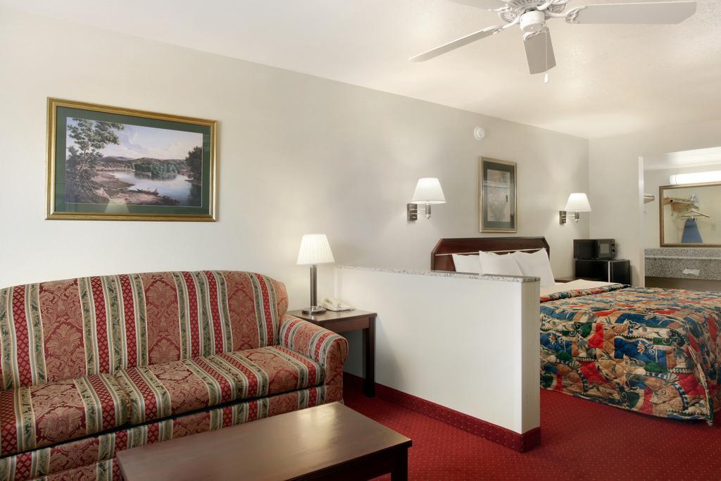 Quality Inn & Suites Near Downtown Mesa Luaran gambar