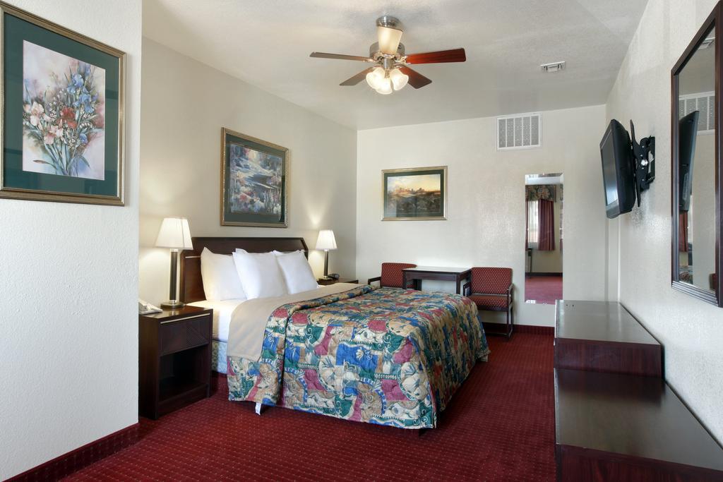 Quality Inn & Suites Near Downtown Mesa Luaran gambar