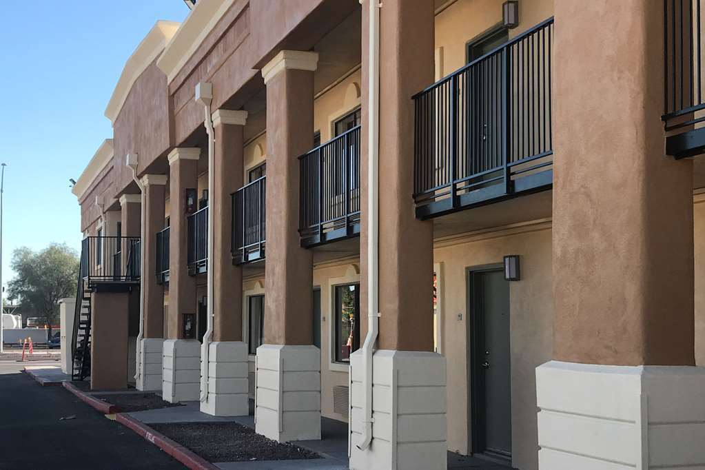 Quality Inn & Suites Near Downtown Mesa Luaran gambar